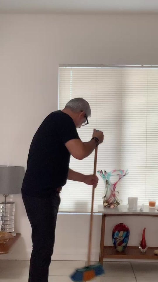 Post 8 by Gionni Straccia on TikTok (video)