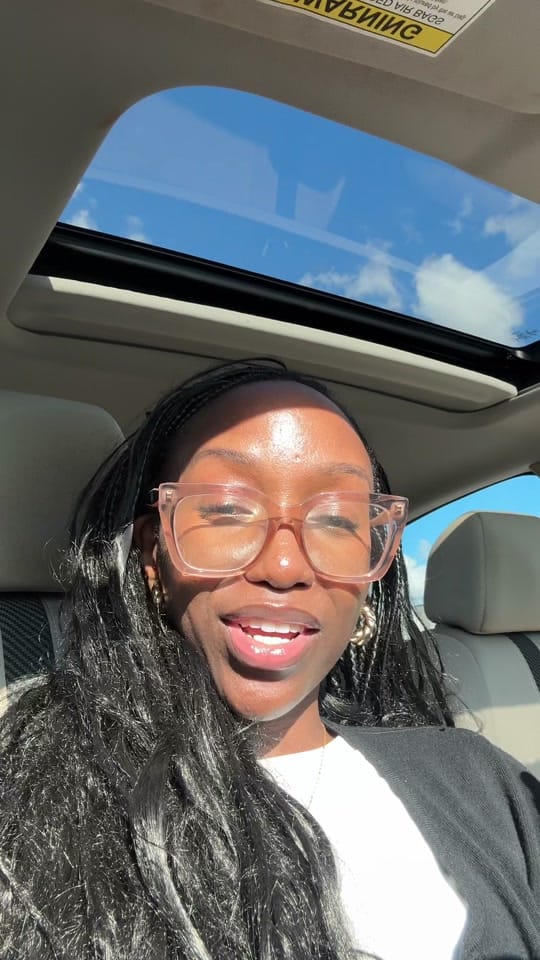 Post 2 by Syä on TikTok (video)