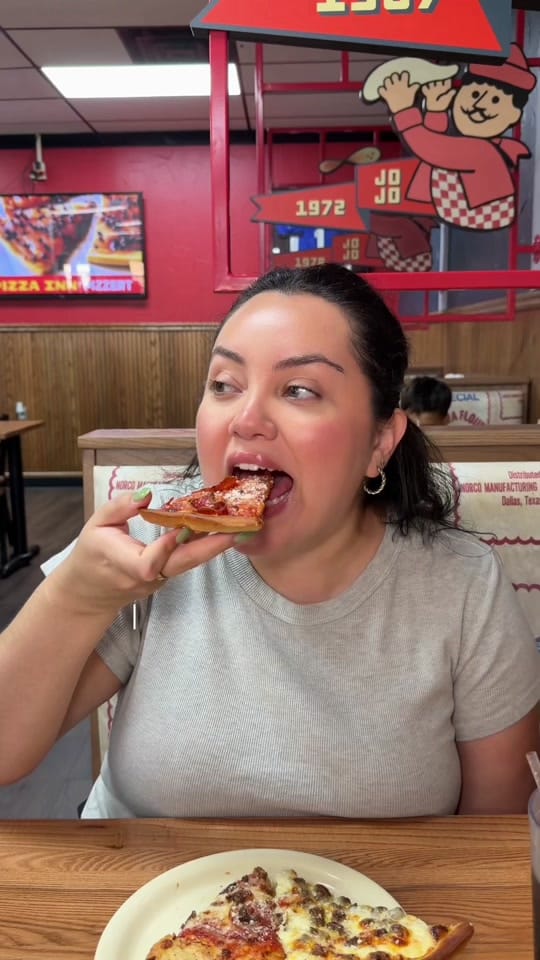 Post 5 by Kim Quiroz on TikTok (video)