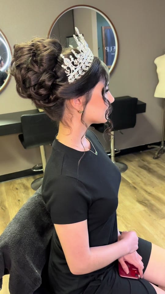 Post 10 by Lorely Ortega /HMUA on TikTok (video)