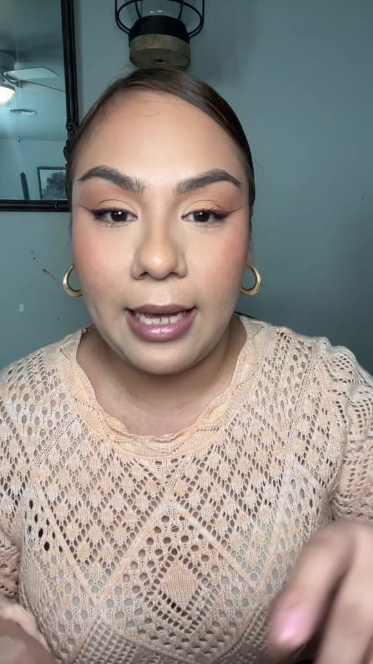 Post 4 by Lorely Ortega /HMUA on TikTok (video)