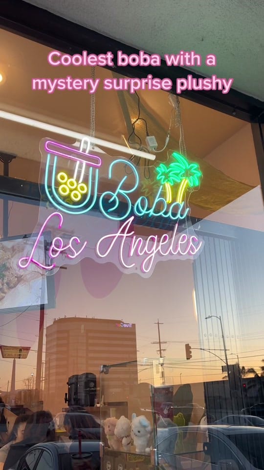 Post 8 by Tefy:San Diego Content Creator on TikTok (video)