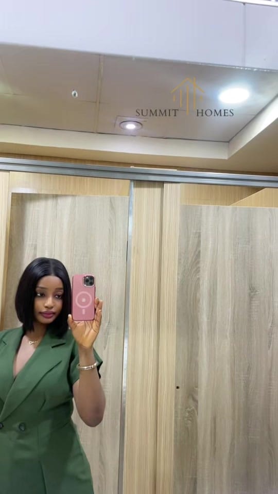 Post 2 by Aisha Doyinsola on TikTok (video)