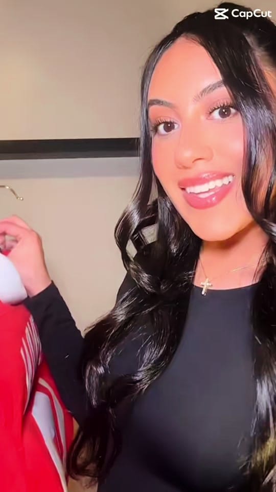 Post 2 by Anika Kakoz | Fashion Designer on TikTok (video)