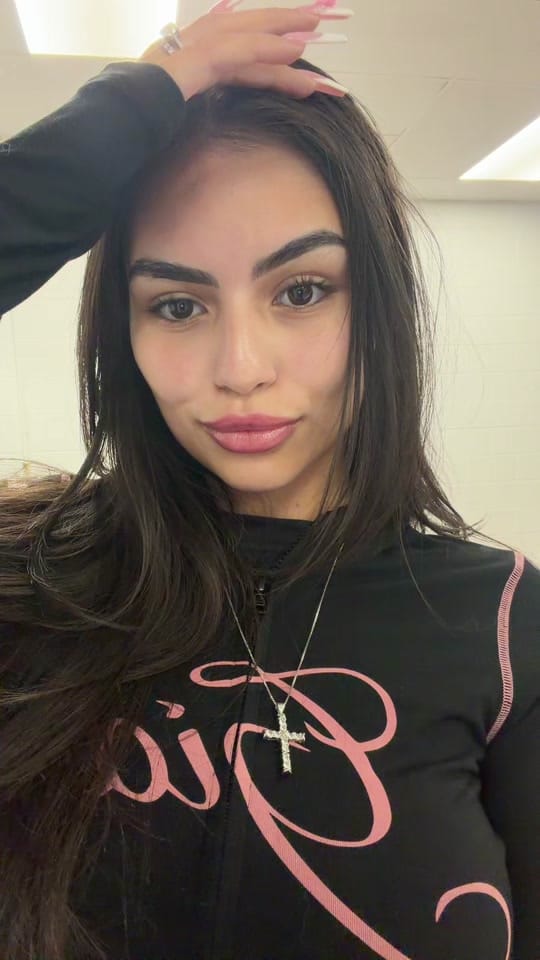 Post 8 by Bella on TikTok (video)