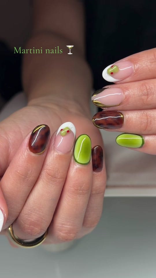 Post 3 by Dani | Nail Artist on TikTok (video)