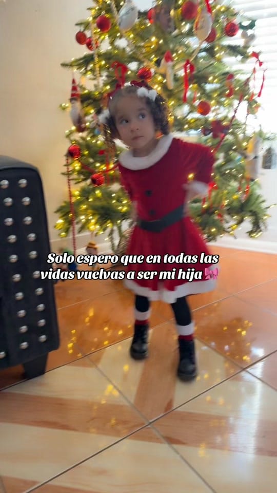 Post 3 by Nails chely 23 on TikTok (video)
