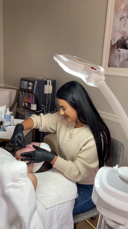 Post 3 by Ximena Estrada on TikTok (video)