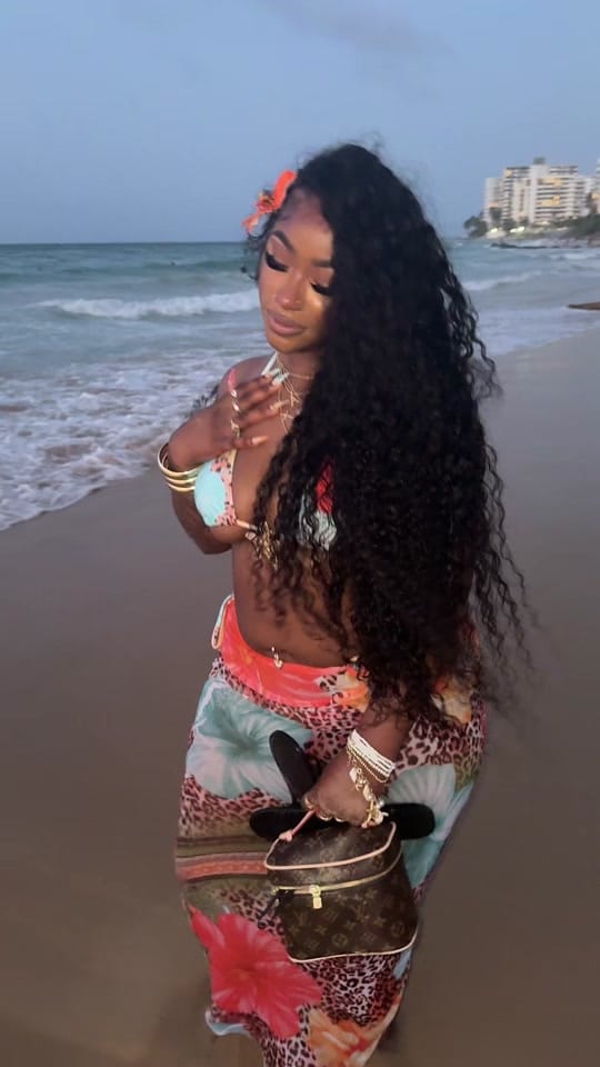 Post 10 by naaecash$ on TikTok (video)
