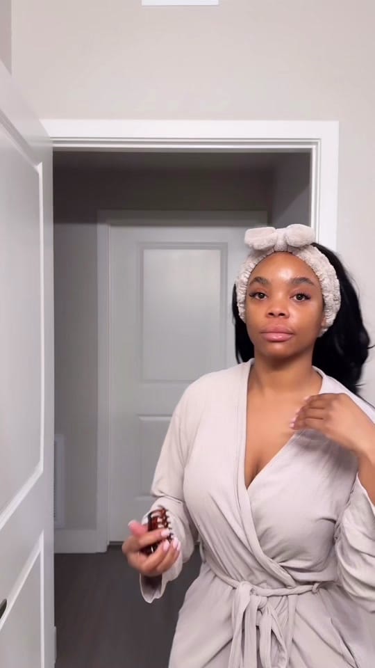 Post 1 by Mulan on TikTok (video)