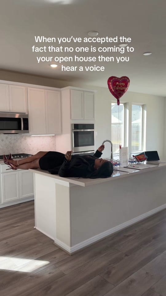 Post 2 by Dezz 🦋 on TikTok (video)