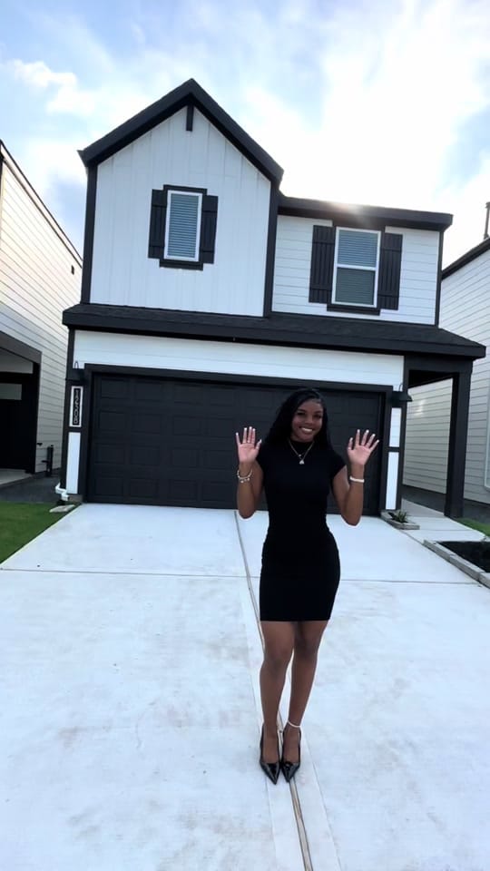Post 8 by Dezz 🦋 on TikTok (video)