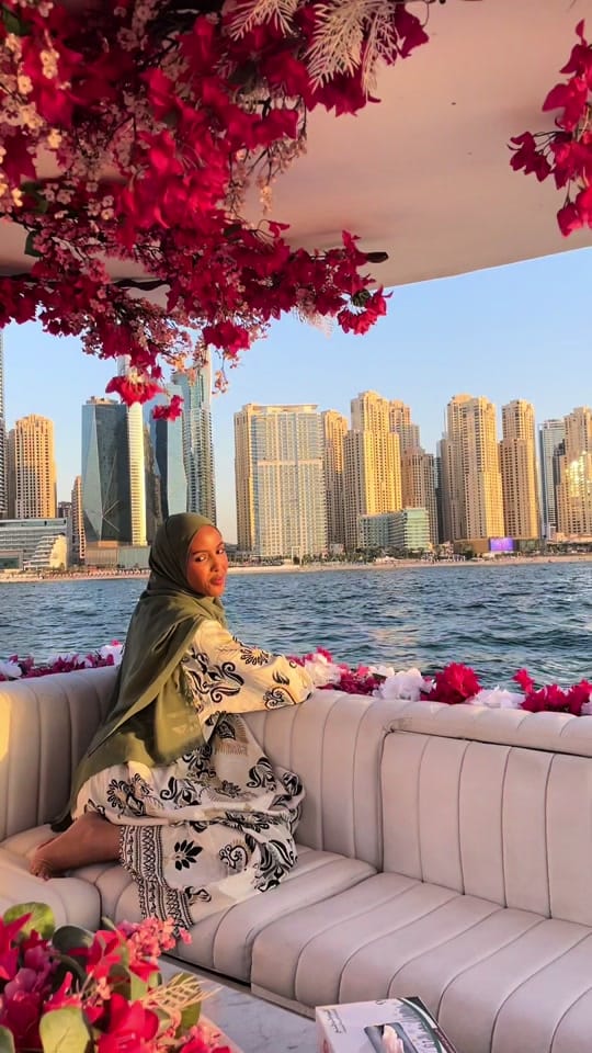 Post 8 by Abshira 🎀🩰 on TikTok (video)
