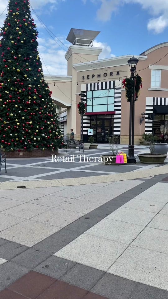 Post 3 by Kiya Y. on TikTok (video)