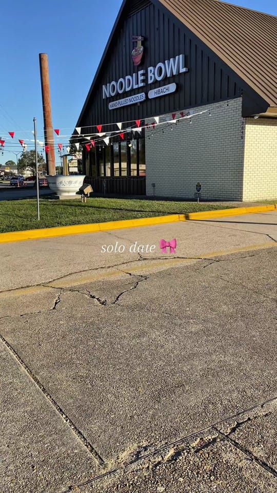 Post 4 by Kiya Y. on TikTok (video)