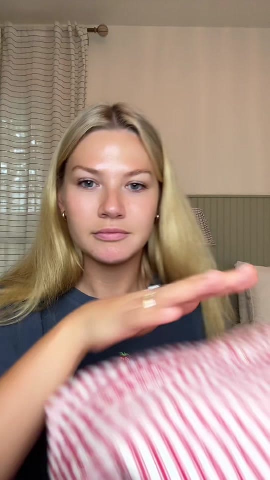 Post 9 by Molly Jo Klein 🧵🪡 on TikTok (video)