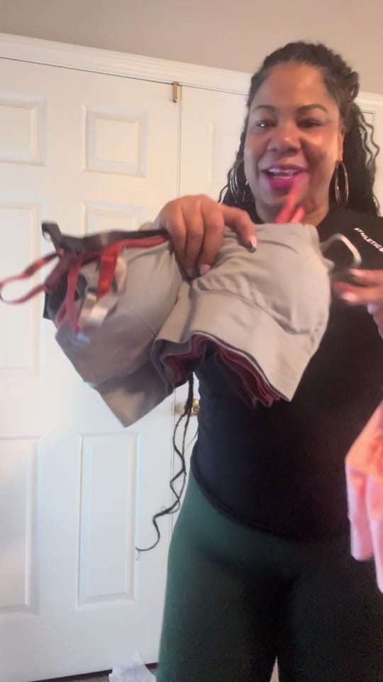 Post 1 by Shida Links It👚👛👡 on TikTok (video)