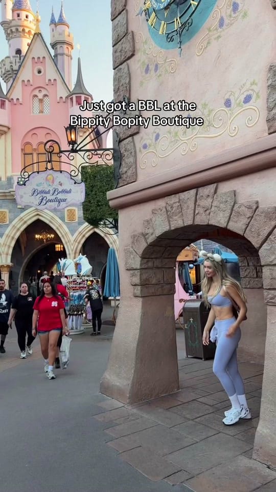 Post 2 by Sarah⋆. 𐙚 ̊ on TikTok (video)