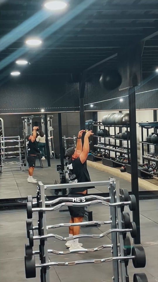 Post 4 by Ariel Acosta on TikTok (video)