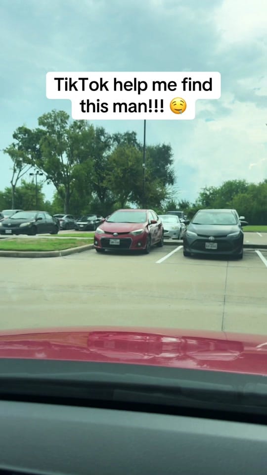 Post 10 by Ariel Acosta on TikTok (video)
