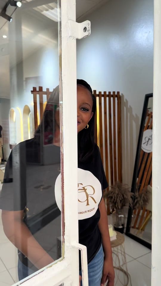 Post 8 by Palmy Glamour Room on TikTok (video)