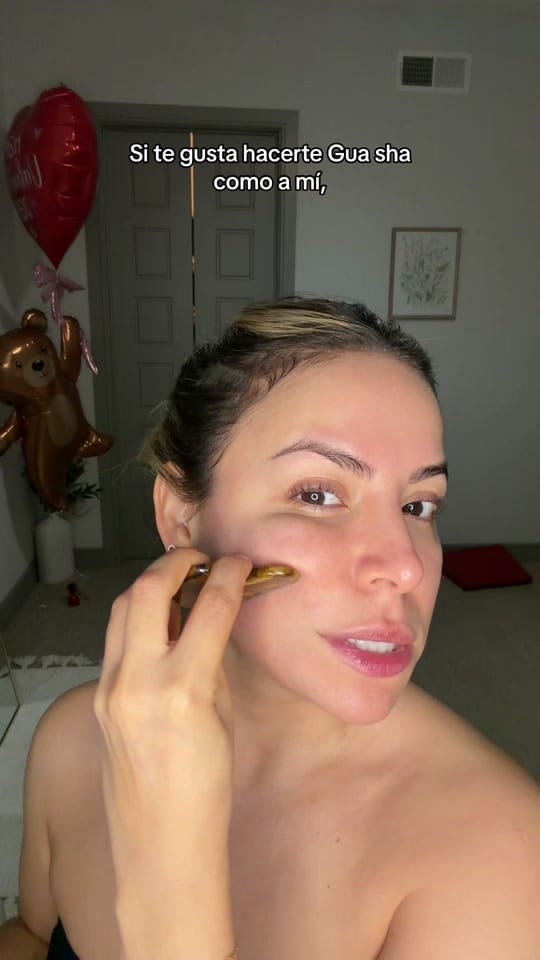 Post 4 by Daniela on TikTok (video)
