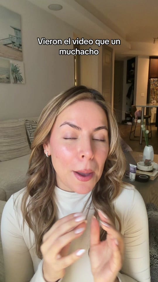 Post 9 by Daniela on TikTok (video)