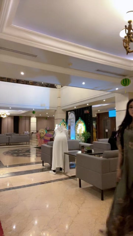 Post 7 by Mia W on TikTok (video)