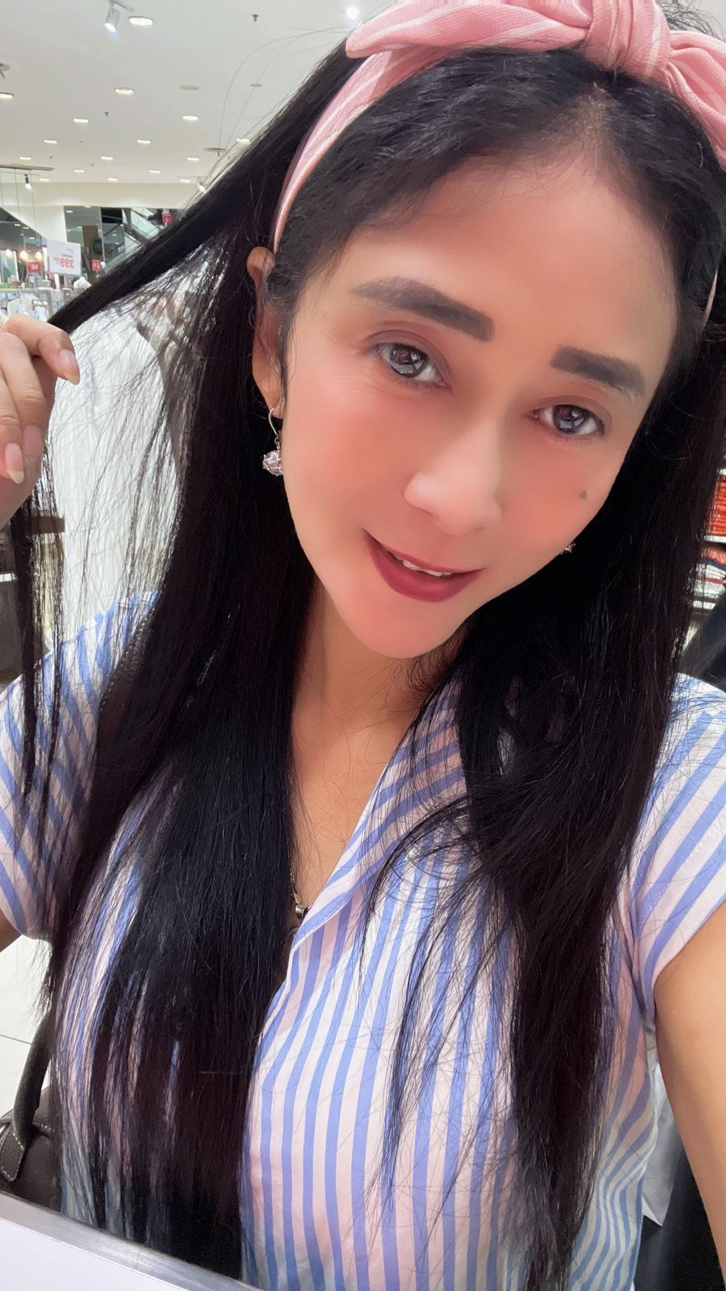 Post 1 by Mia W on TikTok (video)