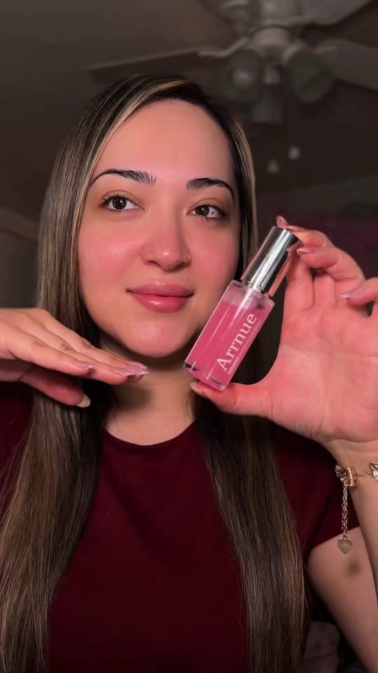 Post 1 by Kimm on TikTok (video)