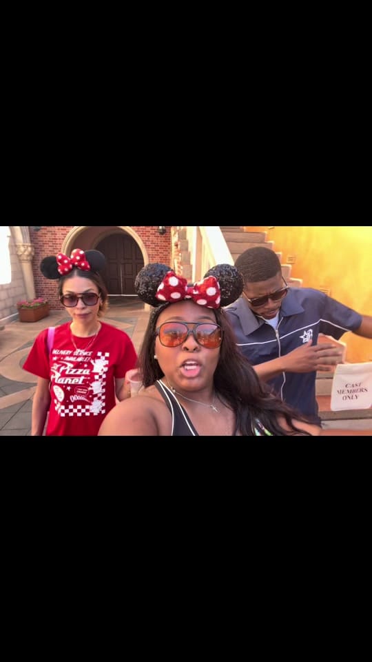 Post 1 by Ari | Creator ✨ on TikTok (video)