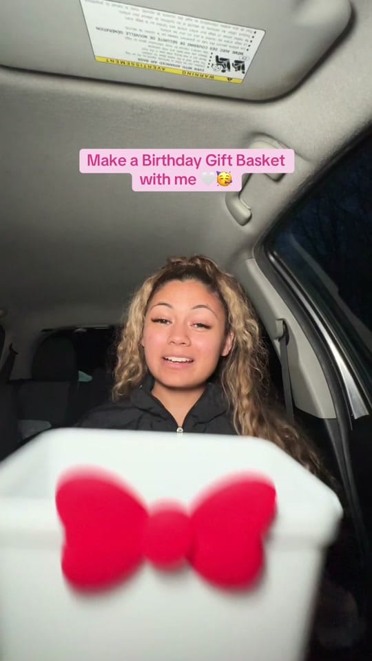 Post 5 by Arianaa :) on TikTok (video)