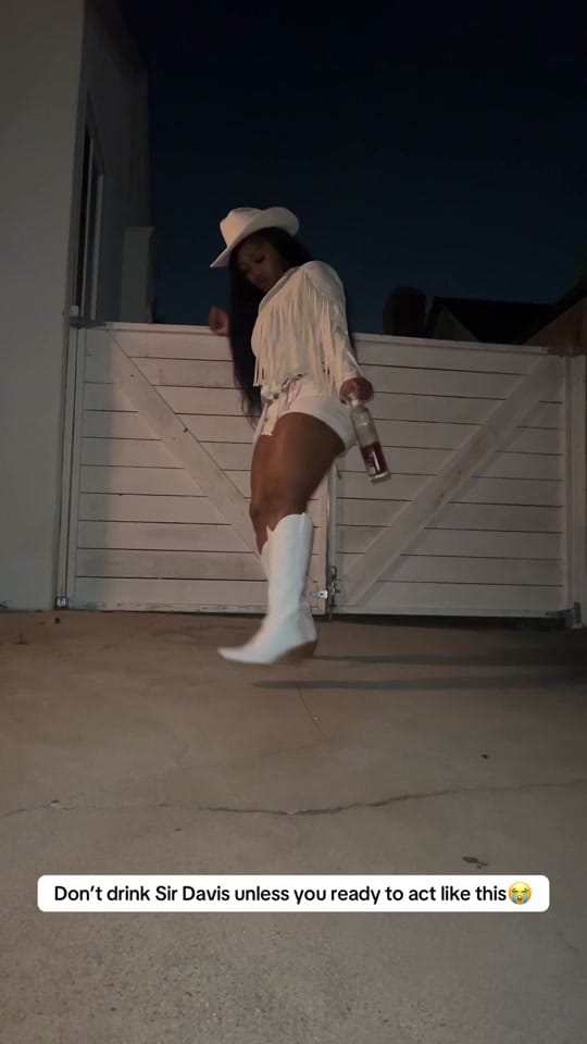 Post 2 by missjew_ on TikTok (video)