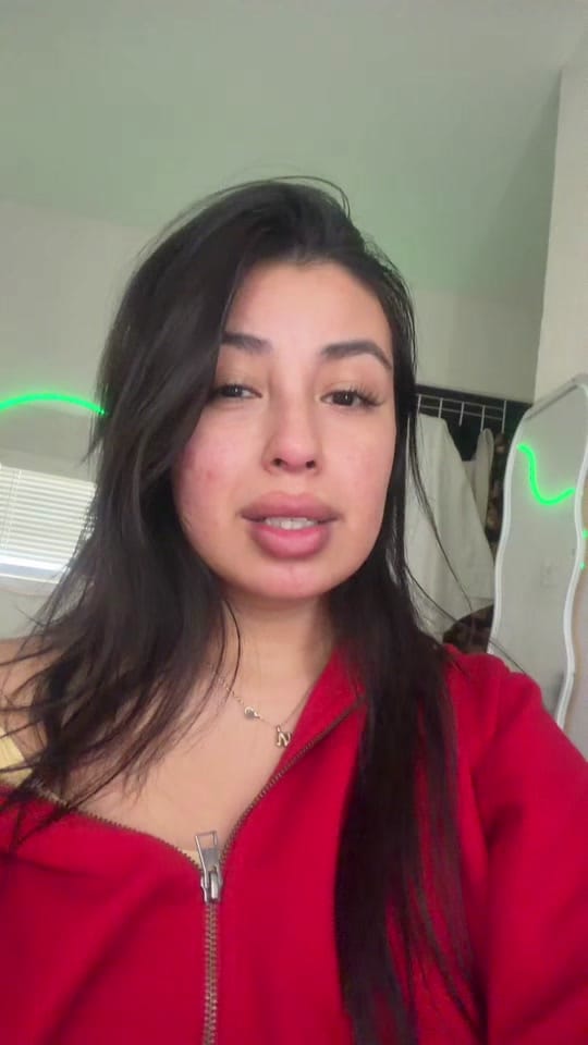 Post 4 by Emi✨ on TikTok (video)