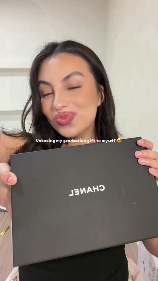 Post 3 by Emi✨ on TikTok (video)