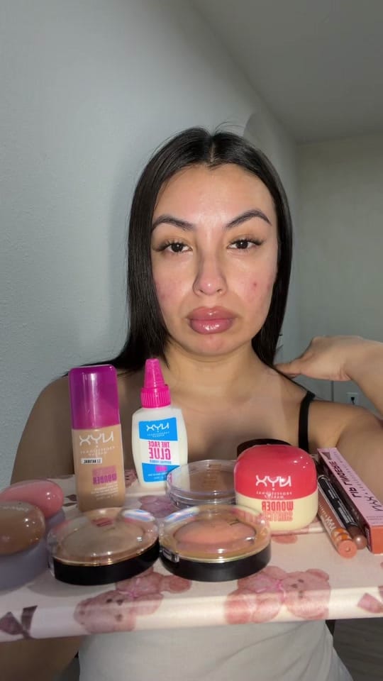 Post 6 by Emi✨ on TikTok (video)