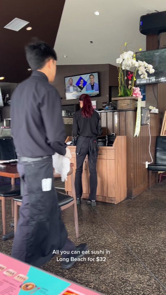 Post 10 by Lina on TikTok (video)