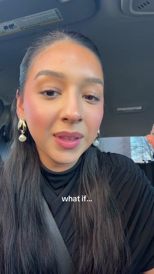Post 2 by Lina on TikTok (video)