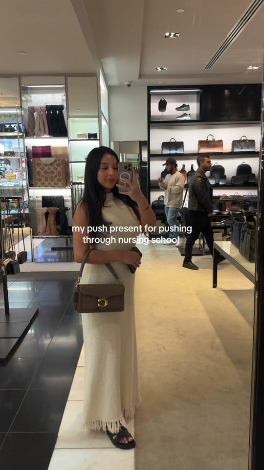 Post 8 by Lina on TikTok (video)