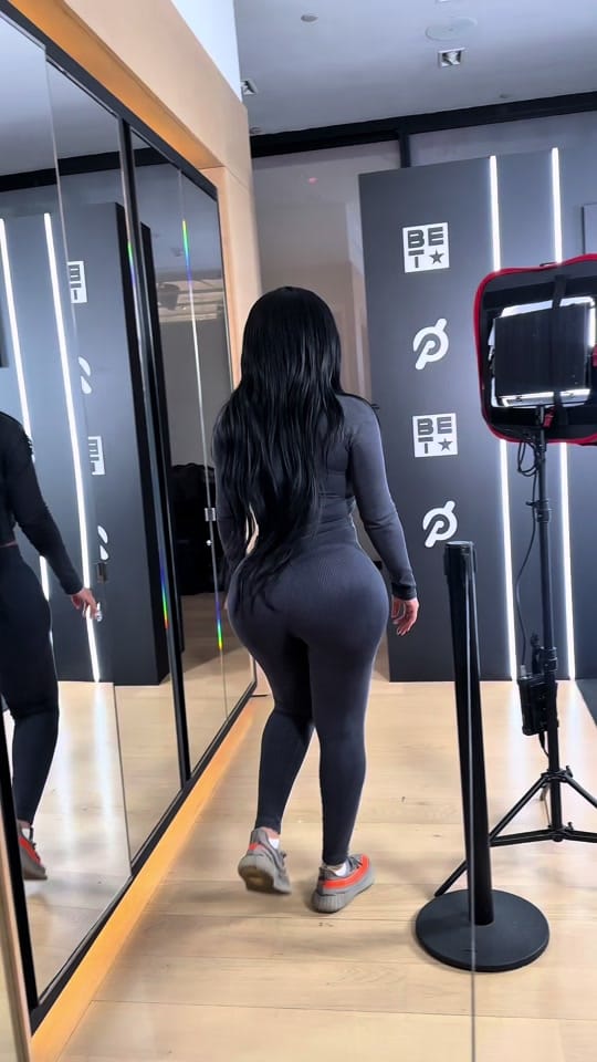 Post 1 by essence. on TikTok (video)