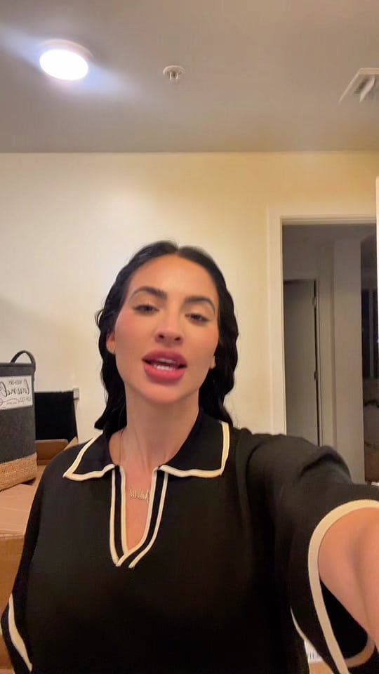Post 4 by juliettevalleofficial on TikTok (video)