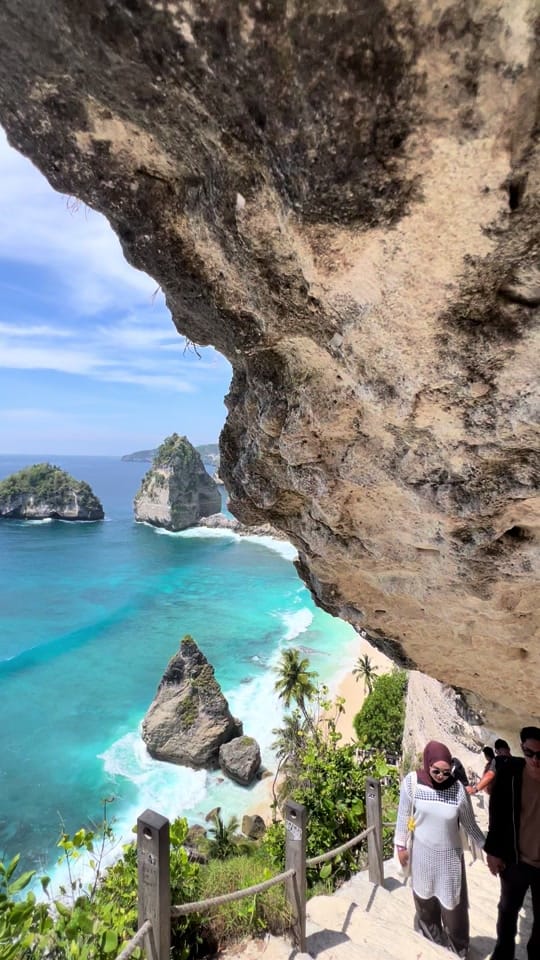 Post 4 by travelingnusapenida on TikTok (video)