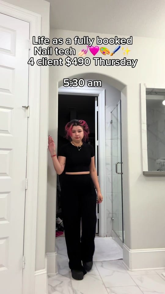 Post 6 by joluxnails on TikTok (video)