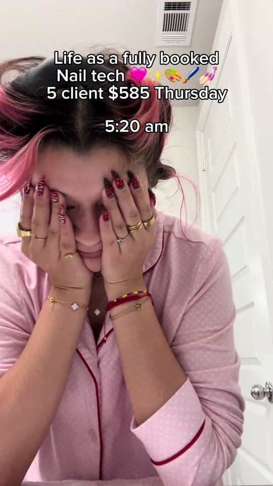 Post 4 by joluxnails on TikTok (video)
