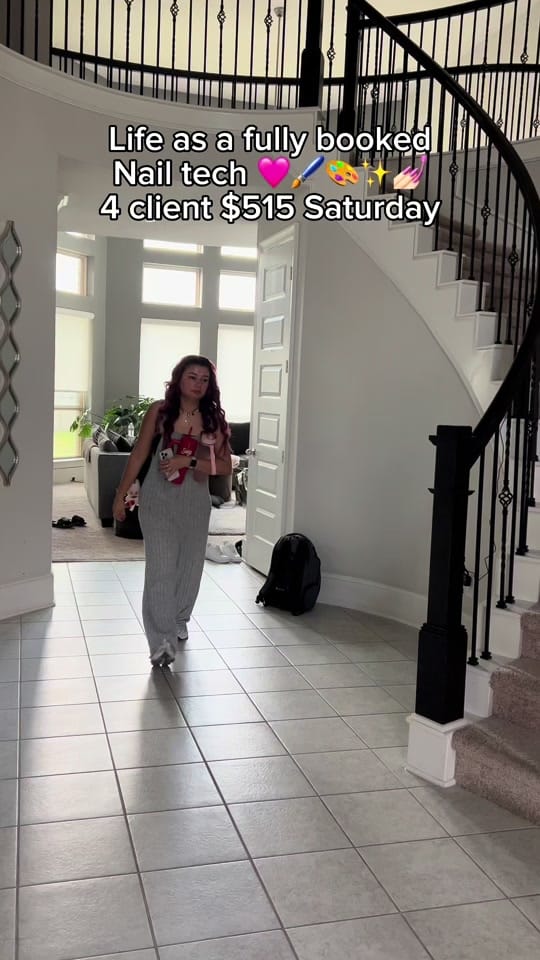 Post 2 by joluxnails on TikTok (video)