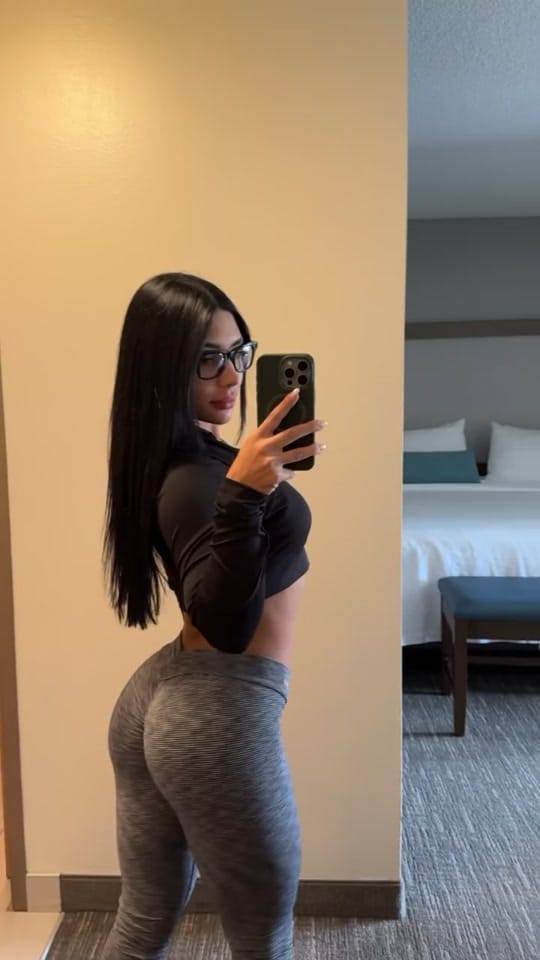 Post 8 by Laura Van PROFE5ORA on TikTok (video)