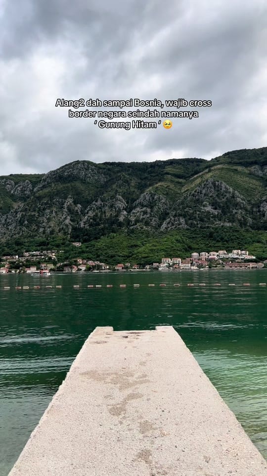 Post 3 by mektiii on TikTok (video)