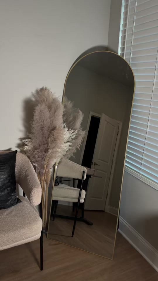 Post 7 by Lucyy on TikTok (video)