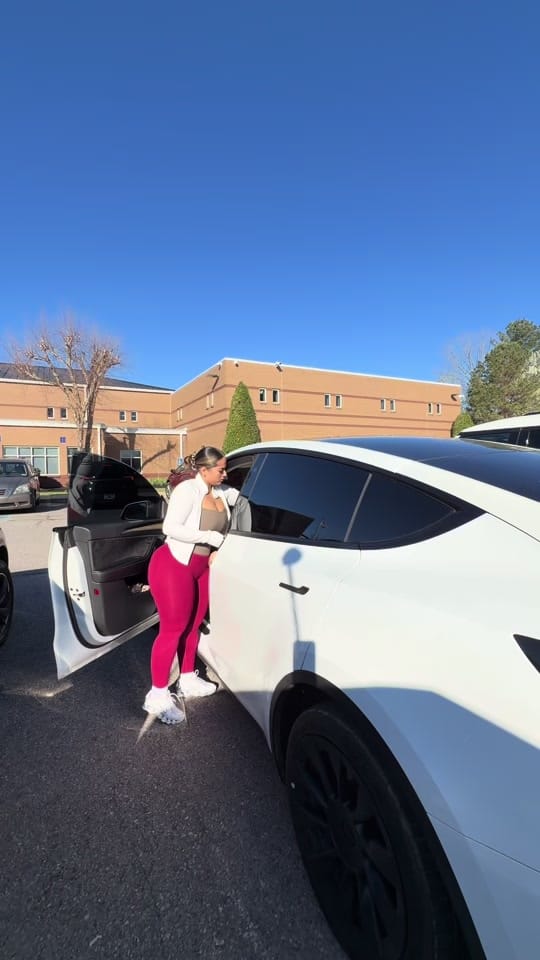 Post 2 by Queen Vee 💗 on TikTok (video)