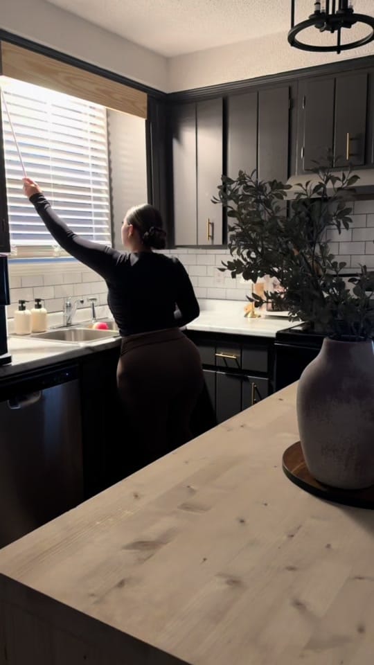 Post 10 by Queen Vee 💗 on TikTok (video)